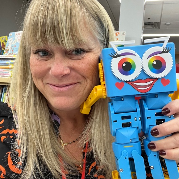 Meet your Posher, Pam - Picture 6 of 7